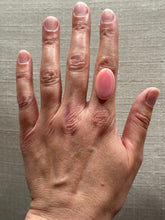 Load image into Gallery viewer, Pink Conch Shell Oval #12 Custom Ring