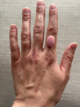 Load image into Gallery viewer, Pink Conch Shell Oval #13 Custom Ring