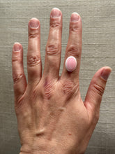 Load image into Gallery viewer, Pink Conch Shell Oval #17 Custom Ring