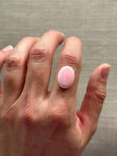 Load image into Gallery viewer, Pink Conch Shell Oval #17 Custom Ring