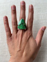 Load image into Gallery viewer, Lime Green Hubei Custom Ring
